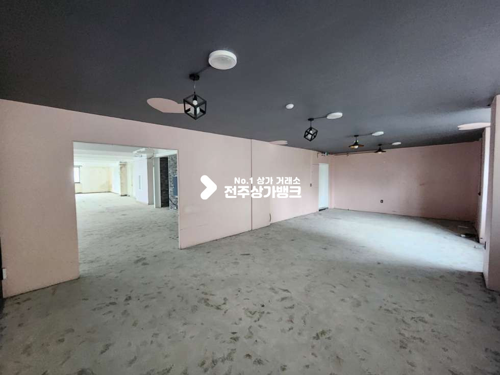 전북 전주완산구 중화산동2가 중화산동2가 백제대로 방면 대형 상가 즉시입주가능합니다. 월세 매물번호 12780 사진 8