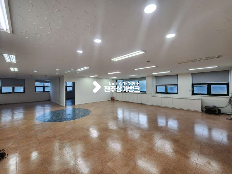 전북 전주완산구 중화산동2가 중화산동2가 대로변 광고효과 좋은 대형 사무실 즉시입주가능합니다 월세 매물번호 12778 사진 6