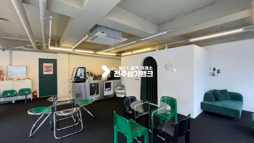 전북 전주완산구 효자동3가 ✔홍산초앞 ✔인테리어잘된 ✔사진찍는카페✔양도양수✔ 월세 매물번호 12687 사진 3