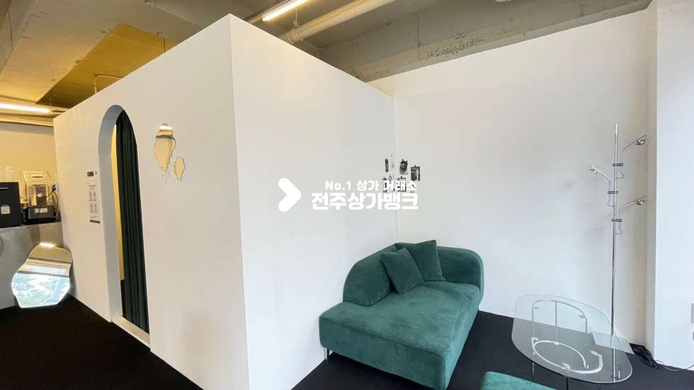 전북 전주완산구 효자동3가 ✔홍산초앞 ✔인테리어잘된 ✔사진찍는카페✔양도양수✔ 월세 매물번호 12687 사진 15