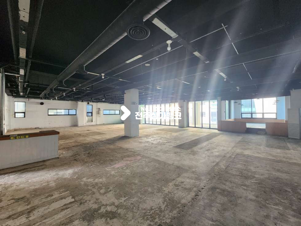 전북 전주완산구 효자동3가 신시가지 유동인구 매우많은 메인거리 6층 상가 임대 테라스 대박 ! 즉시입주가능합니다. 월세 매물번호 12809 사진 1