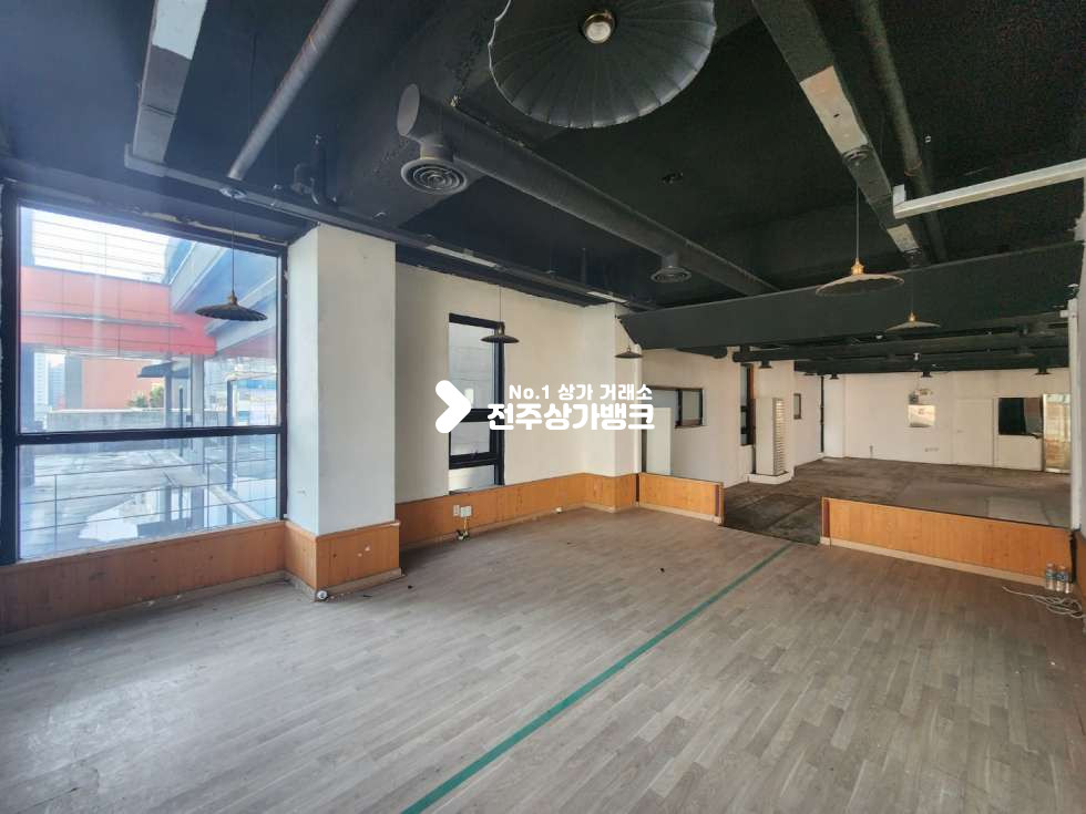 전북 전주완산구 효자동3가 신시가지 유동인구 매우많은 메인거리 6층 상가 임대 테라스 대박 ! 즉시입주가능합니다. 월세 매물번호 12809 사진 8