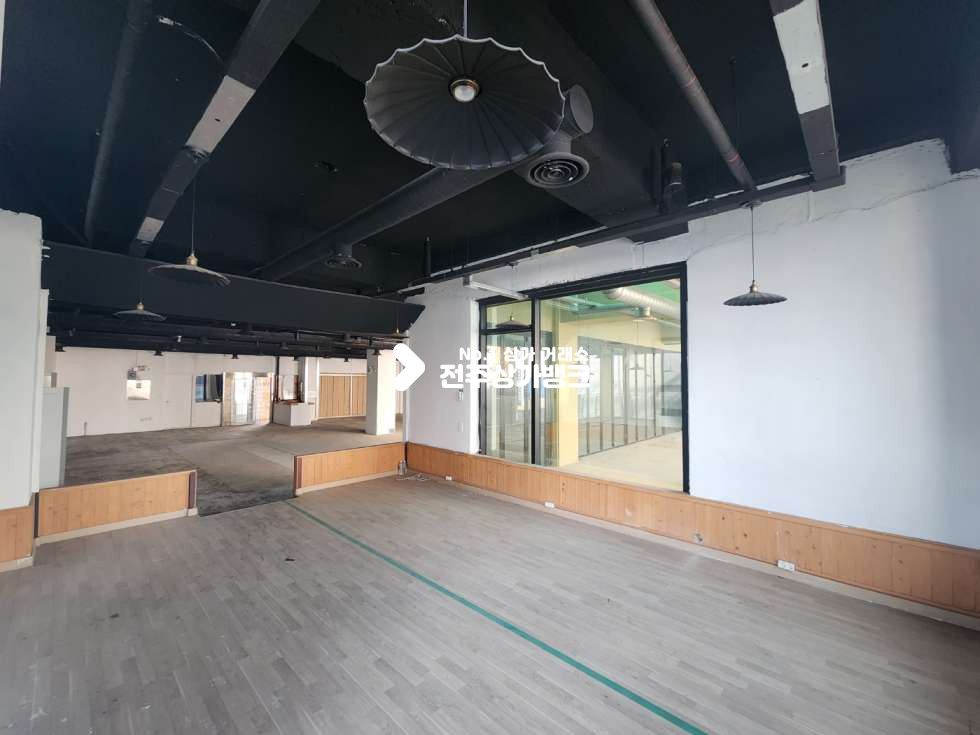 전북 전주완산구 효자동3가 신시가지 유동인구 매우많은 메인거리 6층 상가 임대 테라스 대박 ! 즉시입주가능합니다. 월세 매물번호 12809 사진 9