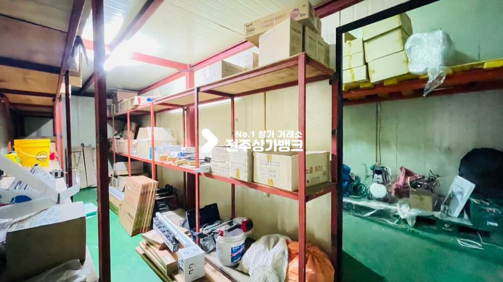 전북 전주완산구 삼천동1가 ✔삼천동✔층고높은✔50평대✔창고,공장✔추천매물✔사무실,화장실,넓은 단독주차장있음~~~ 월세 매물번호 12810 사진 14