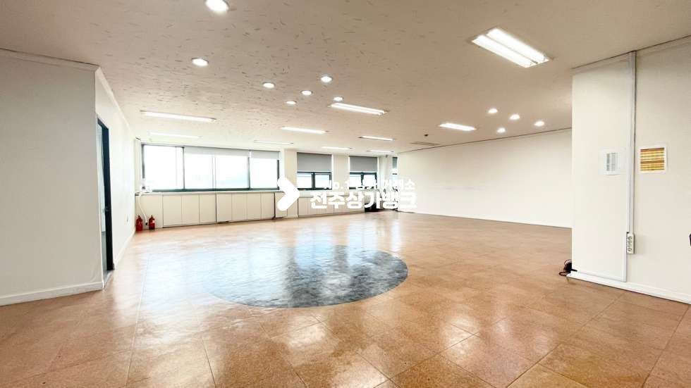 전북 전주완산구 중화산동2가 ✔백제대로변 ✔5층 ✔83평대 ✔사무실,보험회사,세미나실 ✔추천드려요~전용주차장있음 월세 매물번호 12841 사진 11