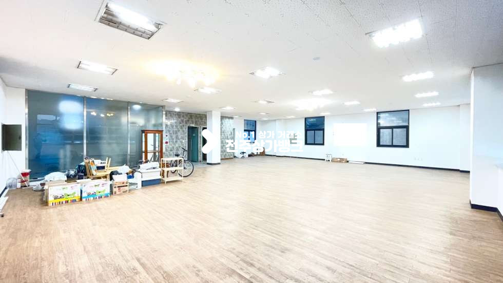 전북 전주완산구 서신동 ✧✧서신동✧✧큰대로변✧✧2층✧✧사무실✧✧전용화장실있음✧✧적극추천매물~~!! 월세 매물번호 12854 사진 2