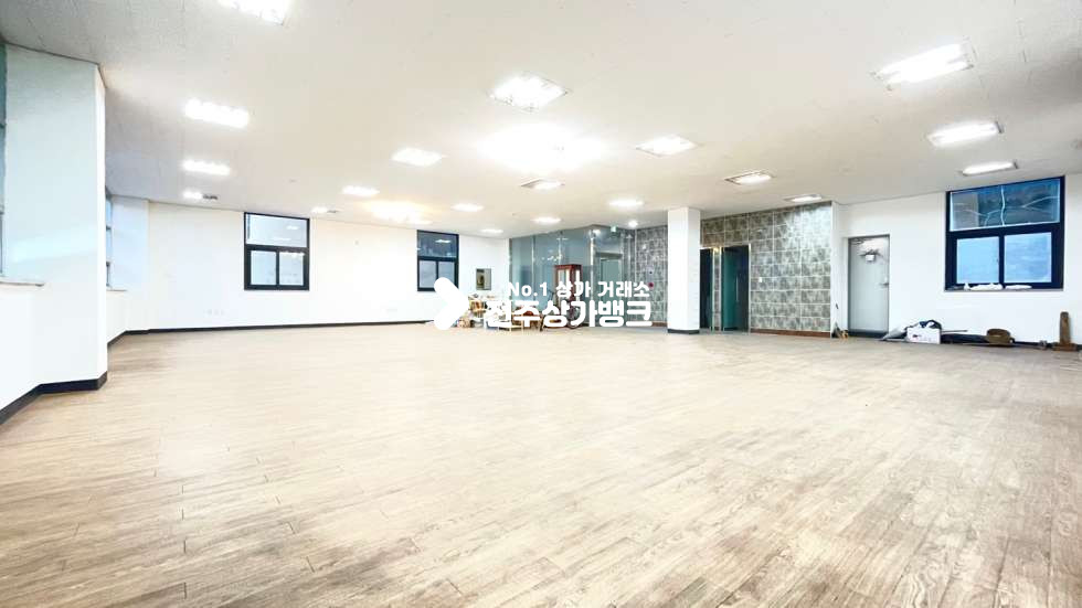 전북 전주완산구 서신동 ✧✧서신동✧✧큰대로변✧✧2층✧✧사무실✧✧전용화장실있음✧✧적극추천매물~~!! 월세 매물번호 12854 사진 6