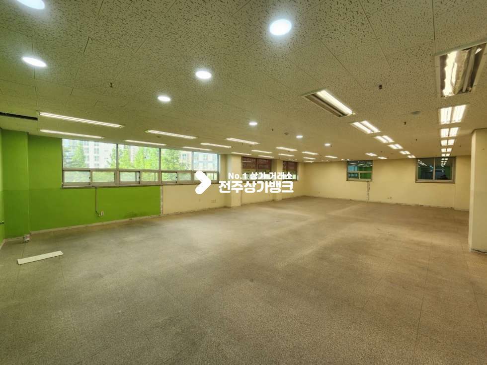 전북 전주완산구 효자동2가 효자동2가 유동인구가 많은 학원자리 전용 40평형대 즉시 입주 가능합니다 월세 매물번호 12858 사진 1