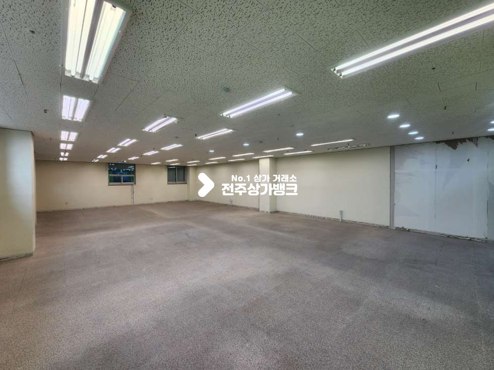 전북 전주완산구 효자동2가 효자동2가 유동인구가 많은 학원자리 전용 40평형대 즉시 입주 가능합니다 월세 매물번호 12858 사진 3