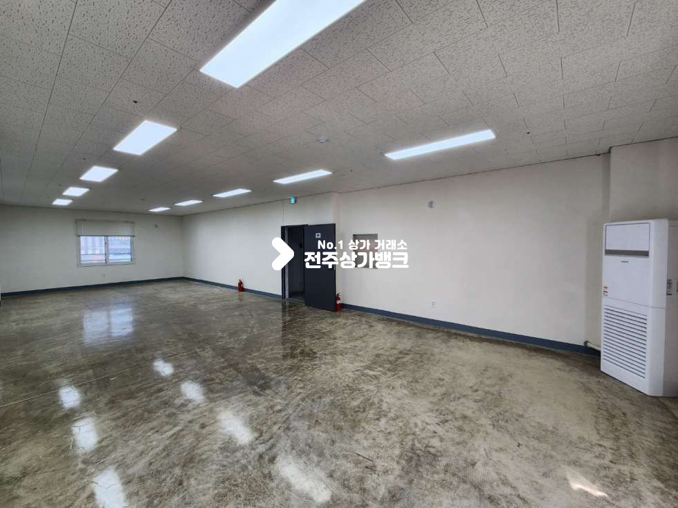 전북 전주완산구 효자동2가 효자동2가 신축 사무실 임대 , 블라인드,에어컨 ,천장,바닥 설비 완료 , 즉시입주 가능합니다. 월세 매물번호 12859 사진 3