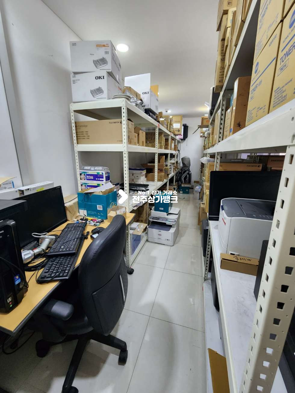 전북 전주완산구 서신동 서신동 고등학교 부근 1층 상가&사무실 , 냉난방기 옵션 50평형대 협의입주 가능합니다. 월세 매물번호 12867 사진 8