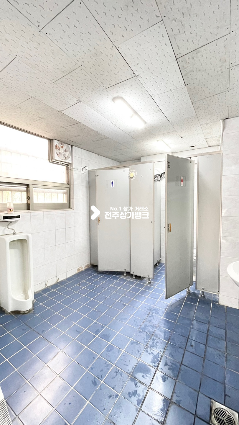 전북 전주완산구 서신동 서신동 고등학교 부근 1층 상가&사무실 , 냉난방기 옵션 50평형대 협의입주 가능합니다. 월세 매물번호 12867 사진 14