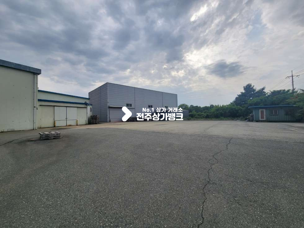 전북 전주덕진구 여의동 여의동 사거리 대로변의 넒은 창고 , 냉장창고 까지 즉시 입주 가능합니다. 월세 매물번호 12876 사진 2