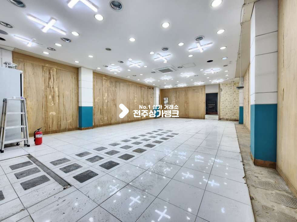 전북 전주완산구 평화동1가 평화동 사거리 유동인구 많은 상가 편의점,가맥집으로 추천드립니다 ! 협의입주가능 월세 매물번호 12882 사진 2