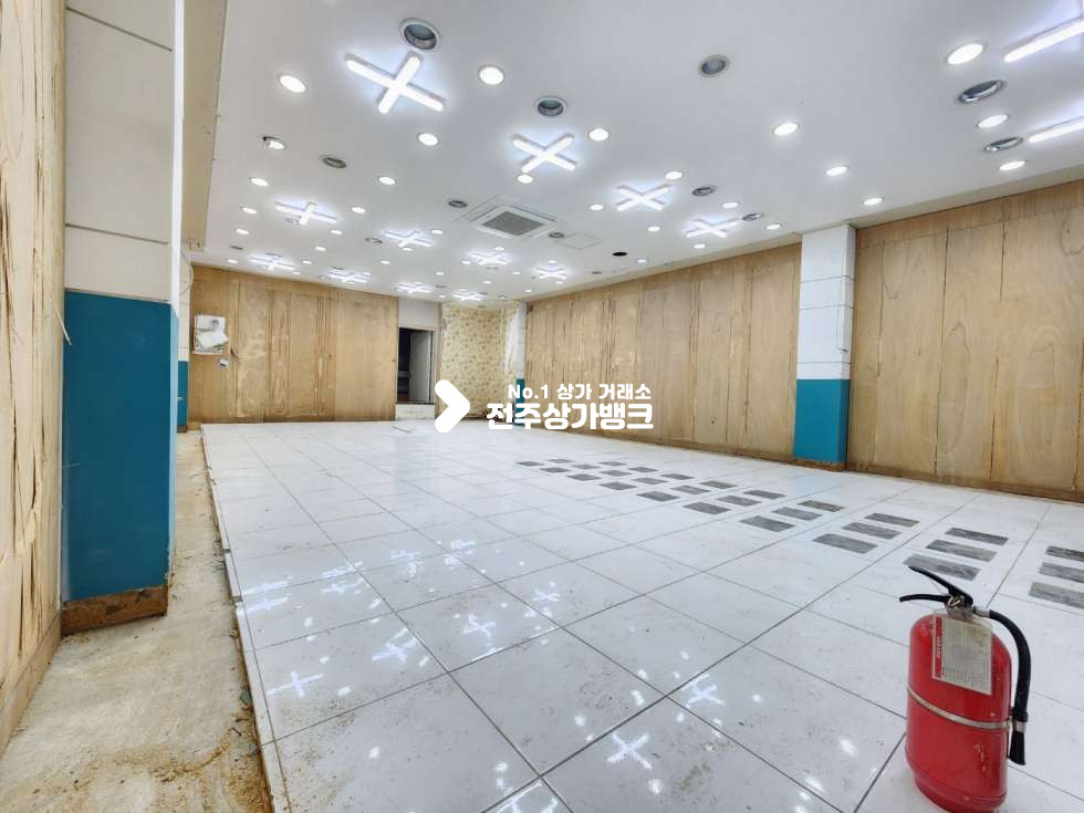 전북 전주완산구 평화동1가 평화동 사거리 유동인구 많은 상가 편의점,가맥집으로 추천드립니다 ! 협의입주가능 월세 매물번호 12882 사진 3
