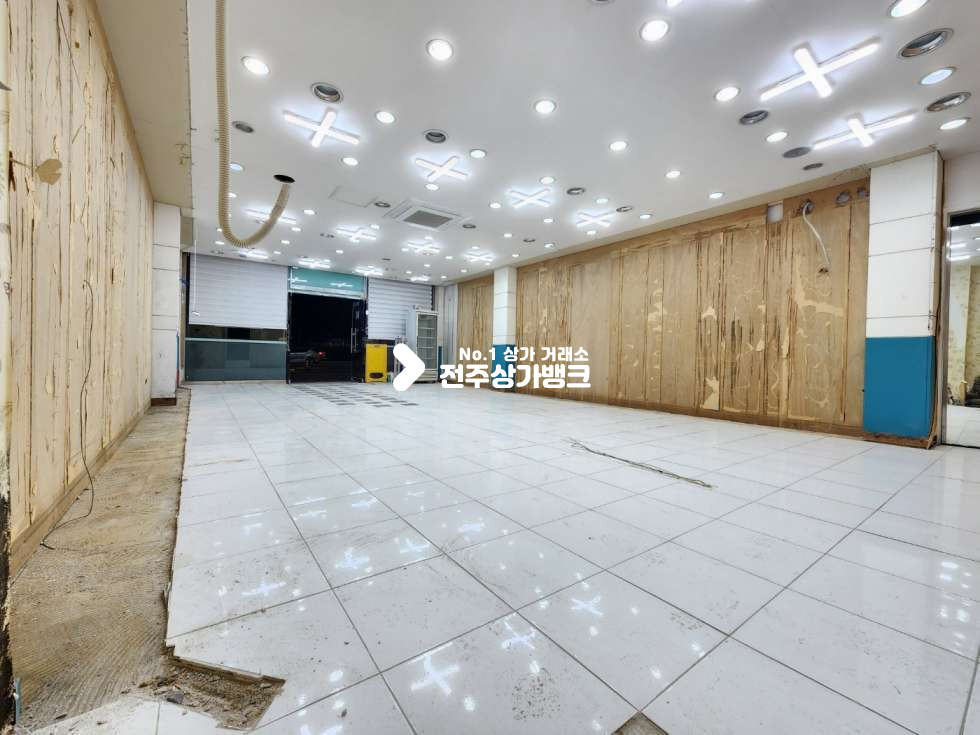 전북 전주완산구 평화동1가 평화동 사거리 유동인구 많은 상가 편의점,가맥집으로 추천드립니다 ! 협의입주가능 월세 매물번호 12882 사진 4