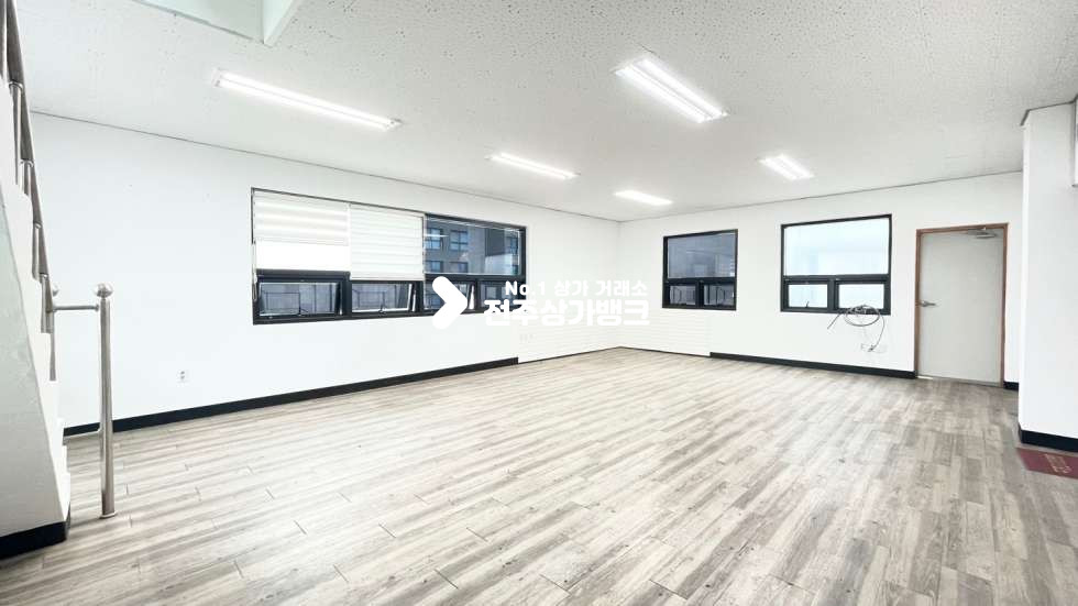 전북 전주완산구 효자동3가 문학초인근✧✧복층✧✧테라스2개있는상가✧✧사무실,보험회사✧✧적극추천~~~!!!! 월세 매물번호 12667 사진 3