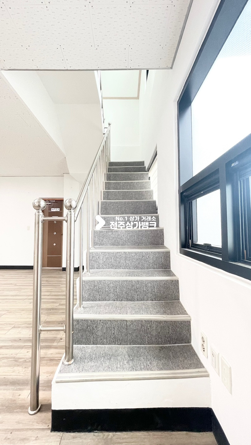 전북 전주완산구 효자동3가 문학초인근✧✧복층✧✧테라스2개있는상가✧✧사무실,보험회사✧✧적극추천~~~!!!! 월세 매물번호 12667 사진 9