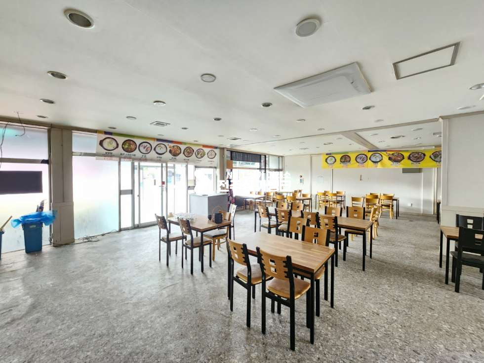 전북 전주완산구 삼천동2가 삼천동 대로변의 넒은주차장보유 약 45평형의 넒은 음식점 무권리금상가 즉시입주 가능합니다. 월세 매물번호 12884 사진 3