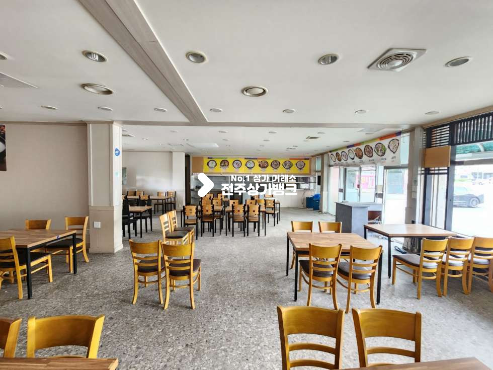 전북 전주완산구 삼천동2가 삼천동 대로변의 넒은주차장보유 약 45평형의 넒은 음식점 무권리금상가 즉시입주 가능합니다. 월세 매물번호 12884 사진 5