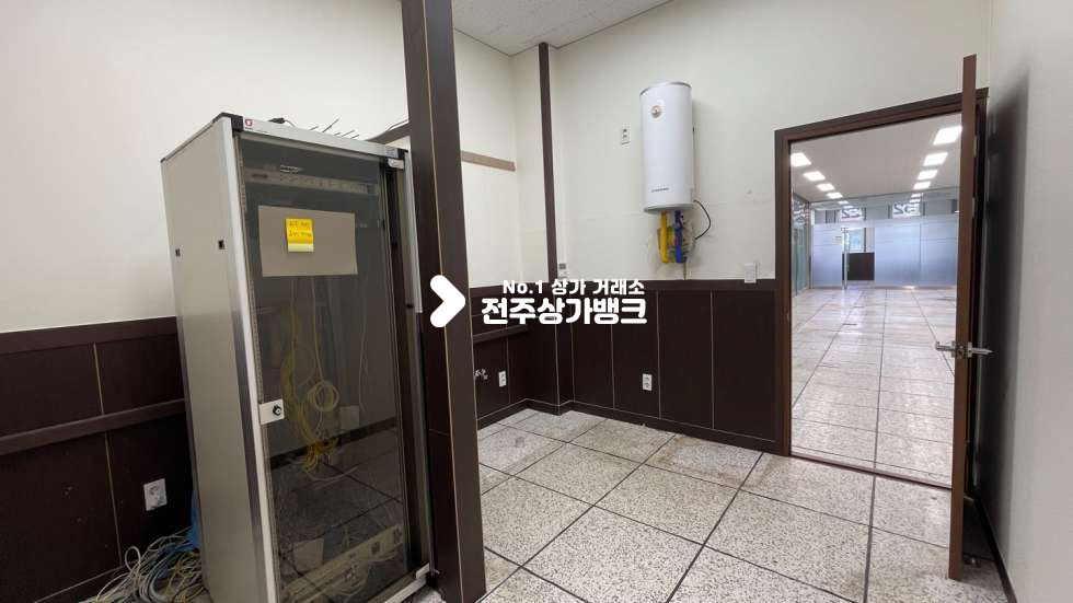 전북 전주완산구 용복동 ✔용복동✔공장,창고.연구실✔저렴한✔1층~2층✔통임대✔현장방문하여 실매물을 확인 적극 추천드립니다^^ 월세 매물번호 12955 사진 18