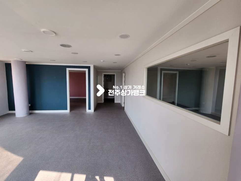 전북 전주완산구 효자동1가 효자동1가 아파트단지앞 3층 상가 전용 30평 저렴한 가격 즉시입주 가능합니다. 월세 매물번호 12957 사진 1