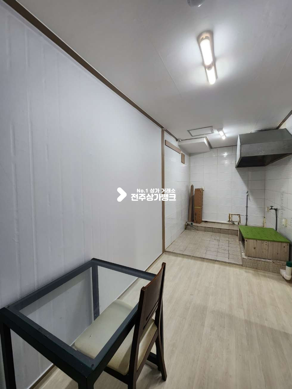 전북 전주완산구 효자동1가 효자동1가 전용약 30평형 상가 에어컨 완비 , 룸컨디션 최상,임대료 저렴한곳 즉시입주 가능합니다. 월세 매물번호 12960 사진 10