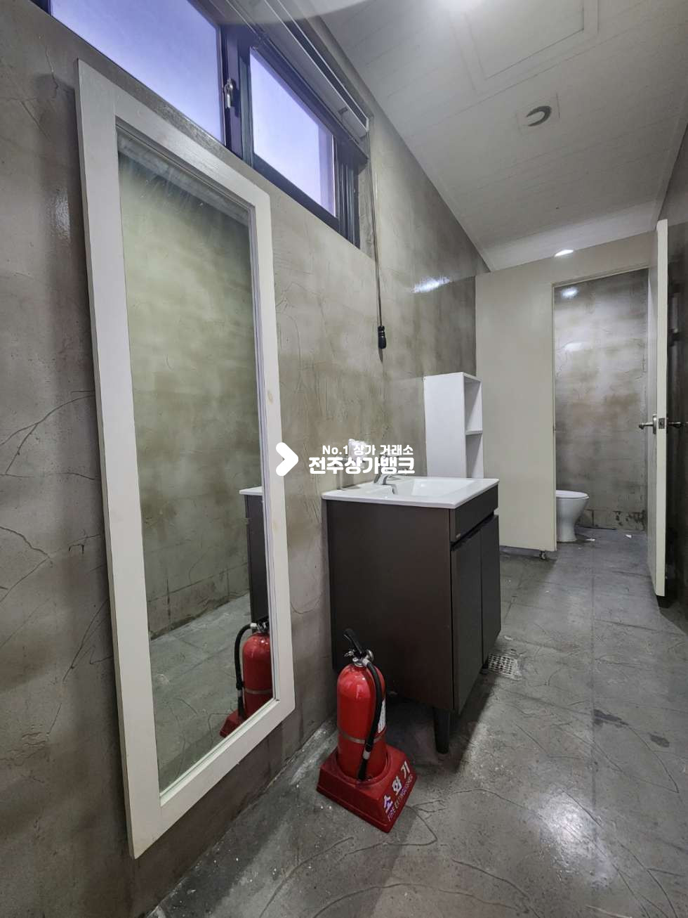 전북 전주완산구 효자동3가 효자동3가 무권리금 !! 인테리어 잘되어있는 상가 즉시입주 가능합니다 월세 매물번호 12742 사진 13