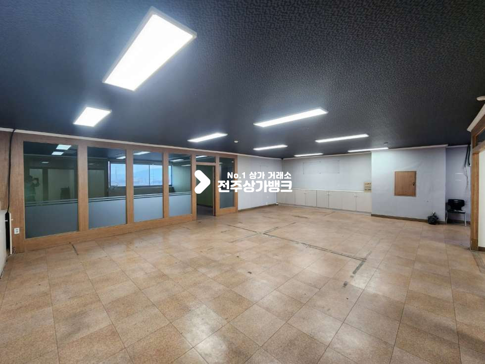 전북 전주완산구 중화산동2가 중화산동2가 광고효과 좋고 대형룸이 있는 사무실 임대 즉시입주가능합니다. 월세 매물번호 12779 사진 5