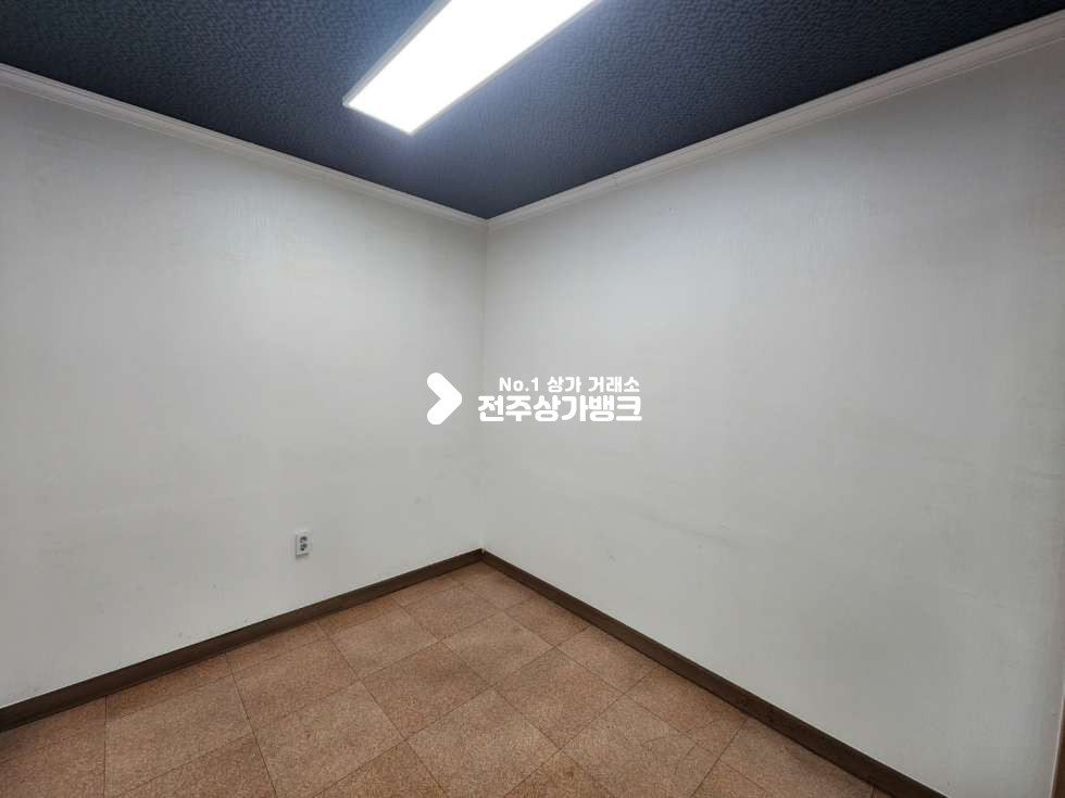 전북 전주완산구 중화산동2가 중화산동2가 광고효과 좋고 대형룸이 있는 사무실 임대 즉시입주가능합니다. 월세 매물번호 12779 사진 10