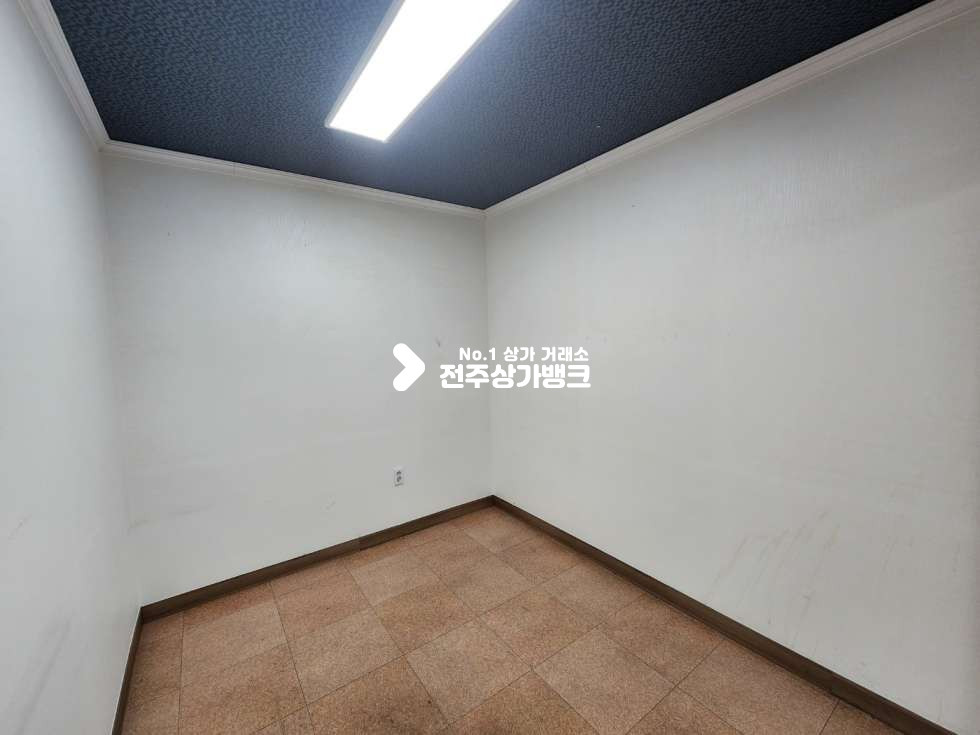 전북 전주완산구 중화산동2가 중화산동2가 광고효과 좋고 대형룸이 있는 사무실 임대 즉시입주가능합니다. 월세 매물번호 12779 사진 12