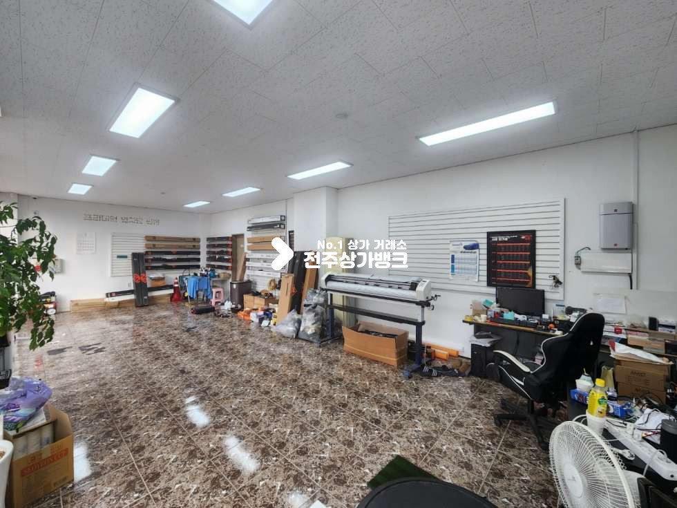 전북 전주덕진구 진북동 JY 진북동 무권리금 상가 폴딩도어 설비 완료 전용 약 18평 협의입주 가능합니다. 월세 매물번호 13001 사진 1