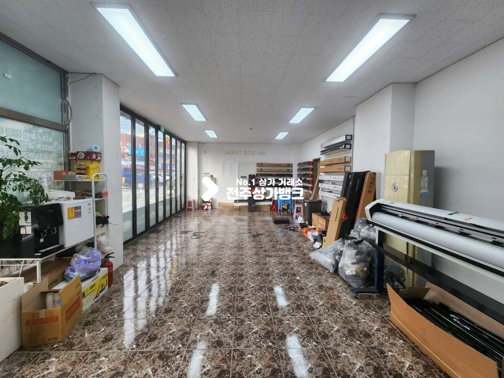 전북 전주덕진구 진북동 JY 진북동 무권리금 상가 폴딩도어 설비 완료 전용 약 18평 협의입주 가능합니다. 월세 매물번호 13001 사진 2
