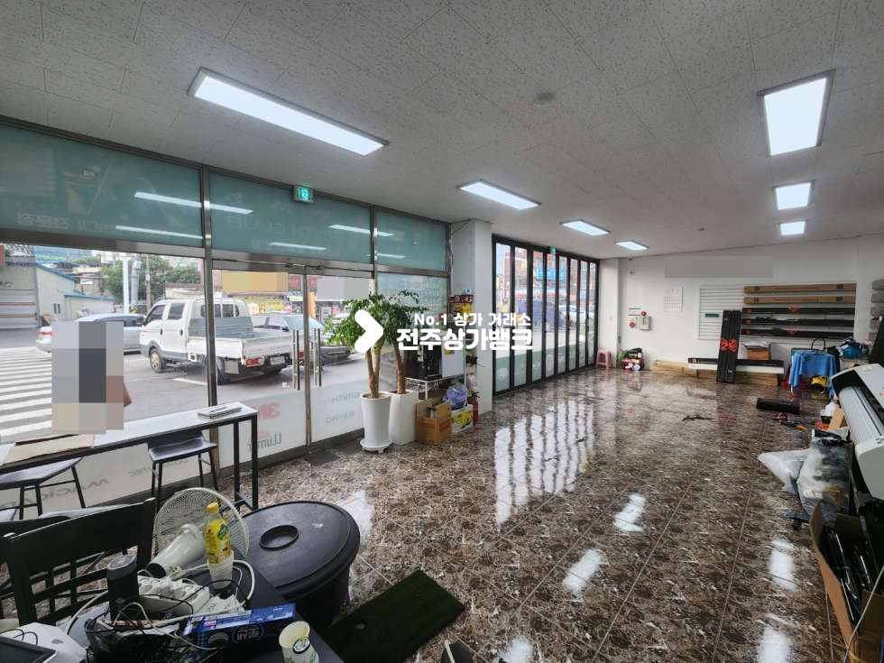 전북 전주덕진구 진북동 JY 진북동 무권리금 상가 폴딩도어 설비 완료 전용 약 18평 협의입주 가능합니다. 월세 매물번호 13001 사진 3