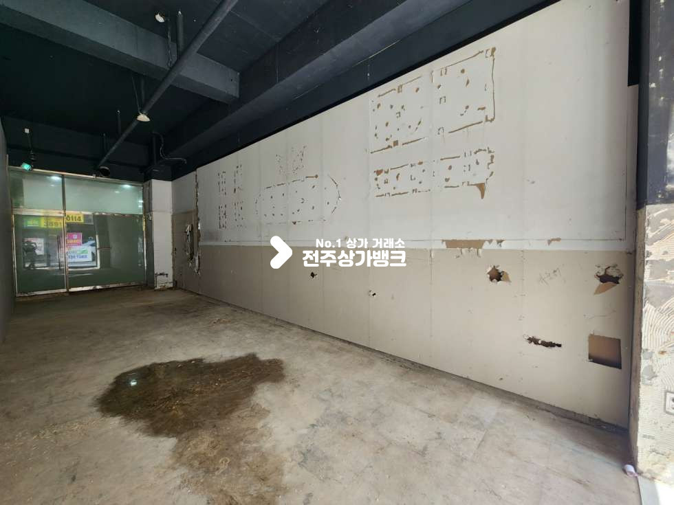 전북 전주덕진구 만성동 만성동 메인거리 맥주집으로 강력추천자리 유동인구 많은곳 즉시입주 가능합니다. 월세 매물번호 13052 사진 3