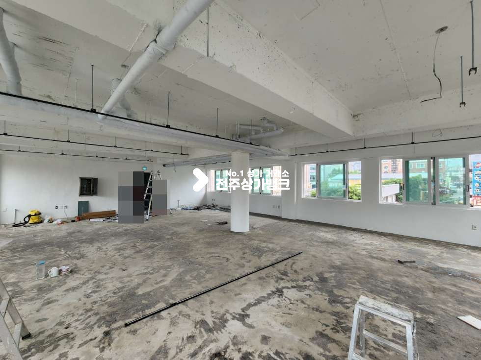 전북 전주완산구 중화산동2가 JY 리모델링 진행된 2층 상가 천장,창틀등 개방감좋고 채광이 좋은 상가임대 즉시입주가능합니다. 월세 매물번호 13067 사진 4