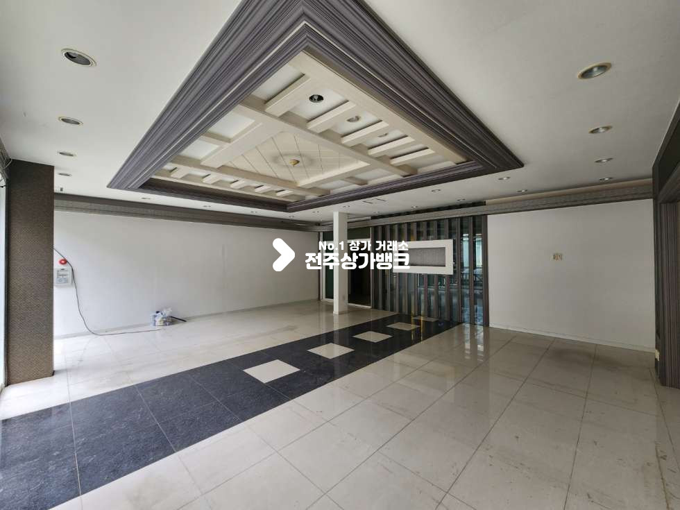 전북 전주완산구 삼천동1가 1층 50평형대 넒은 1층 상가 임대 내부 룸시설 완비된곳 즉시입주 가능합니다. 월세 매물번호 13069 사진 1