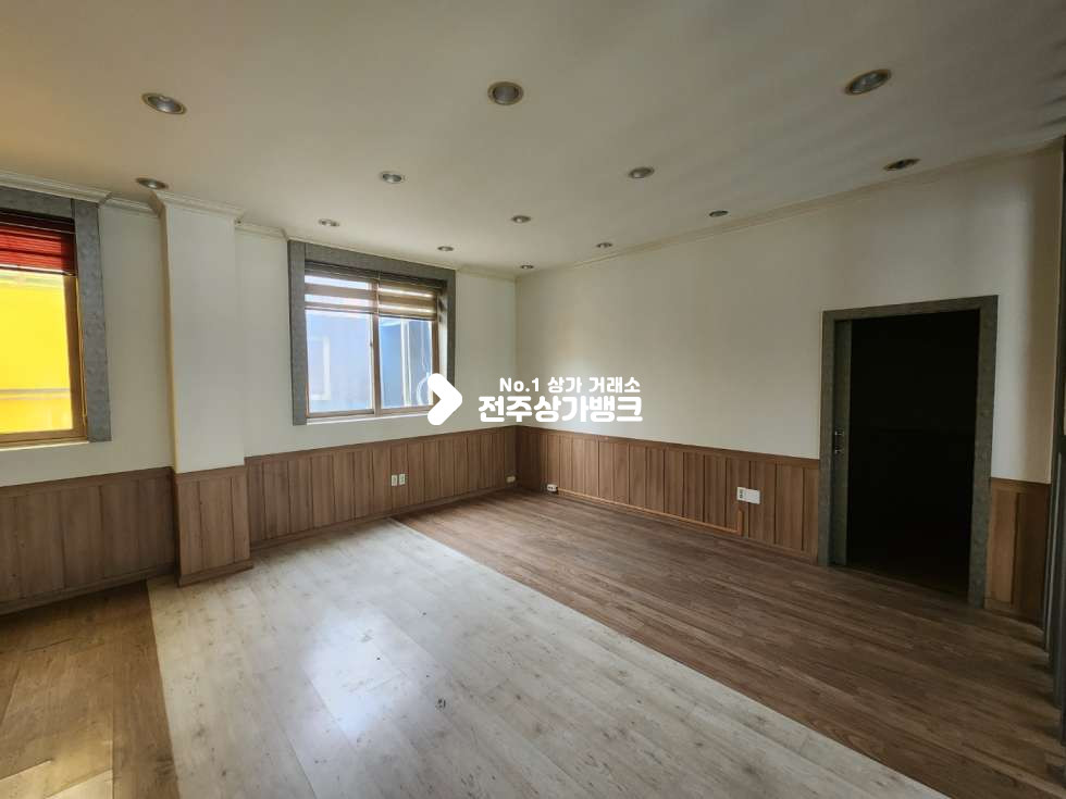 전북 전주완산구 삼천동1가 1층 50평형대 넒은 1층 상가 임대 내부 룸시설 완비된곳 즉시입주 가능합니다. 월세 매물번호 13069 사진 7