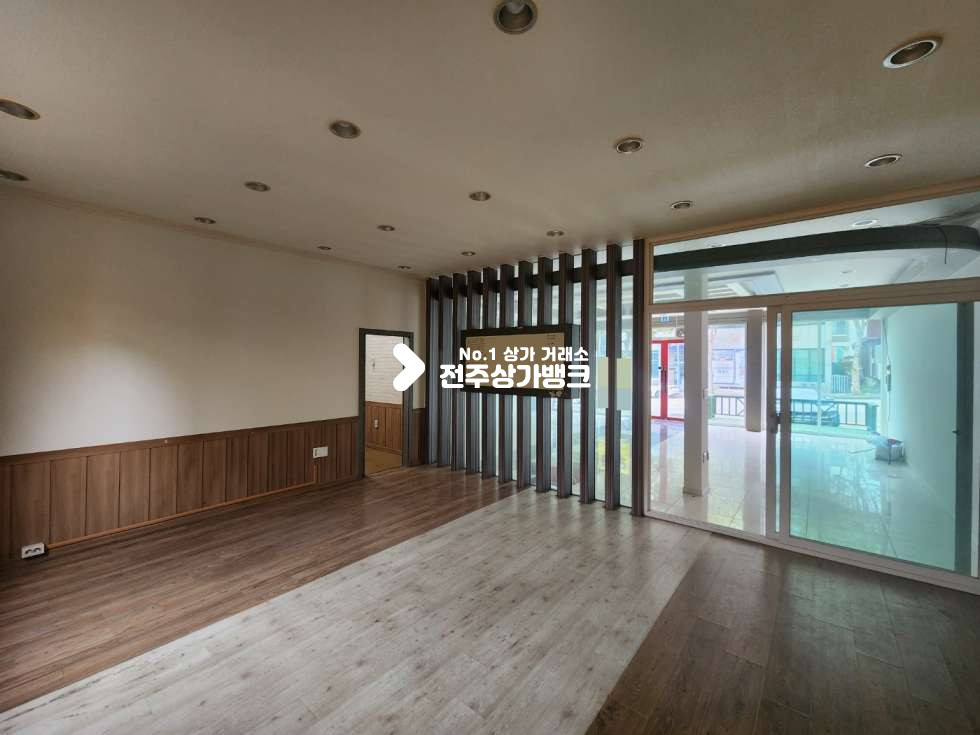 전북 전주완산구 삼천동1가 1층 50평형대 넒은 1층 상가 임대 내부 룸시설 완비된곳 즉시입주 가능합니다. 월세 매물번호 13069 사진 10