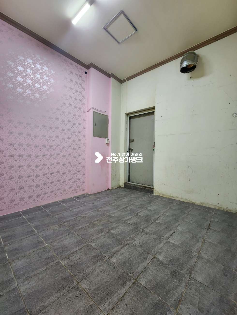 전북 전주완산구 삼천동1가 1층 50평형대 넒은 1층 상가 임대 내부 룸시설 완비된곳 즉시입주 가능합니다. 월세 매물번호 13069 사진 14