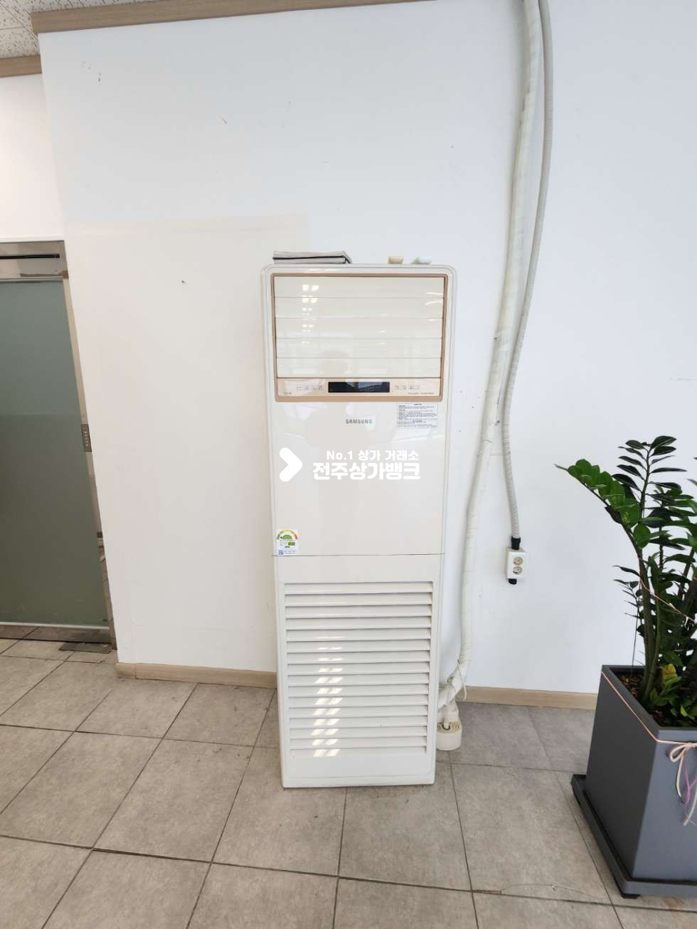 전북 전주완산구 효자동2가 JY 효자동 신시가지 전용 45평형대 천장,바닥,룸,에어컨시설까지 완비 즉시입주가능 ! 월세 매물번호 13081 사진 10