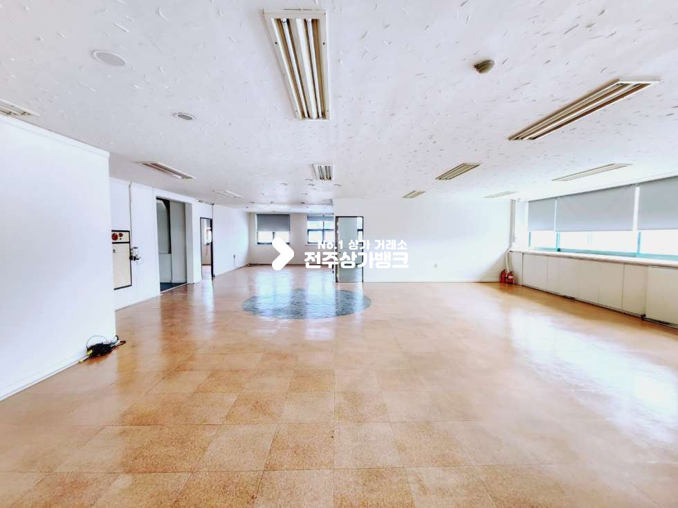 전북 전주완산구 중화산동2가 ★S중화산동 대로변 광고효과좋은90평대상가★ 월세 매물번호 13104 사진 2