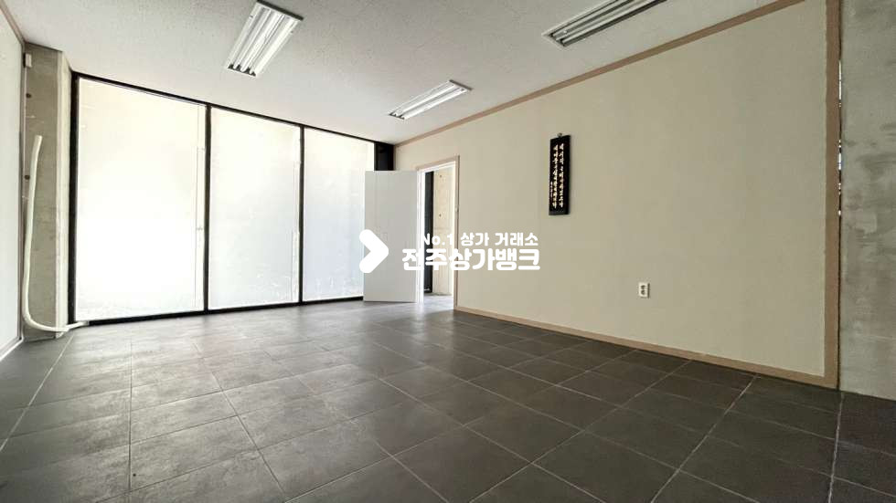전북 전주덕진구 우아동1가 JH ★아중초앞★깔끔한★18평대★사무실★추천매물상가~~~ 월세 매물번호 13096 사진 6