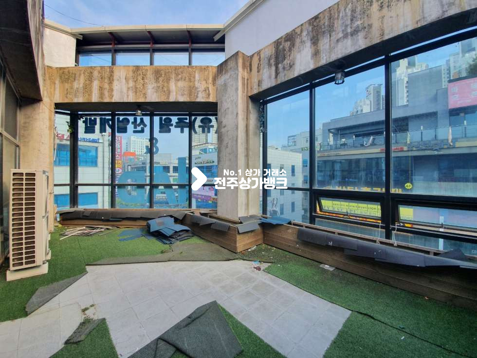전북 전주완산구 효자동3가 신시가지 55평 가성비 사무실 / 테라스2개 월세 매물번호 11205 사진 7