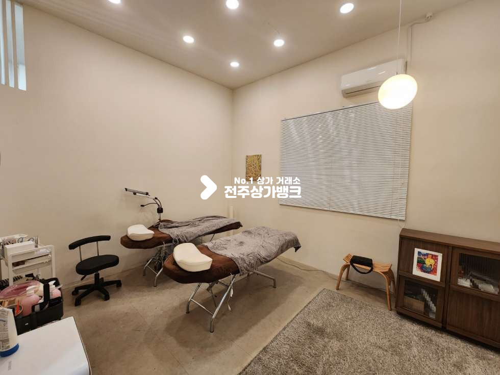 전북 전주완산구 효자동3가 JY 효자동3가 유동인구 매우많은 홍리단길 네일상가 인테리어 최상 ! 권리금 협의가능 ! 월세 매물번호 12971 사진 8