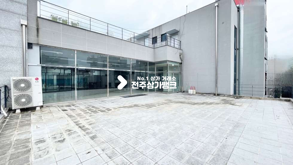전북 전주완산구 효자동3가 JH★★신시가지★메인거리5층★55평대+테라스25평★무권리금★적극 추천드립니다^^ 월세 매물번호 13152 사진 1