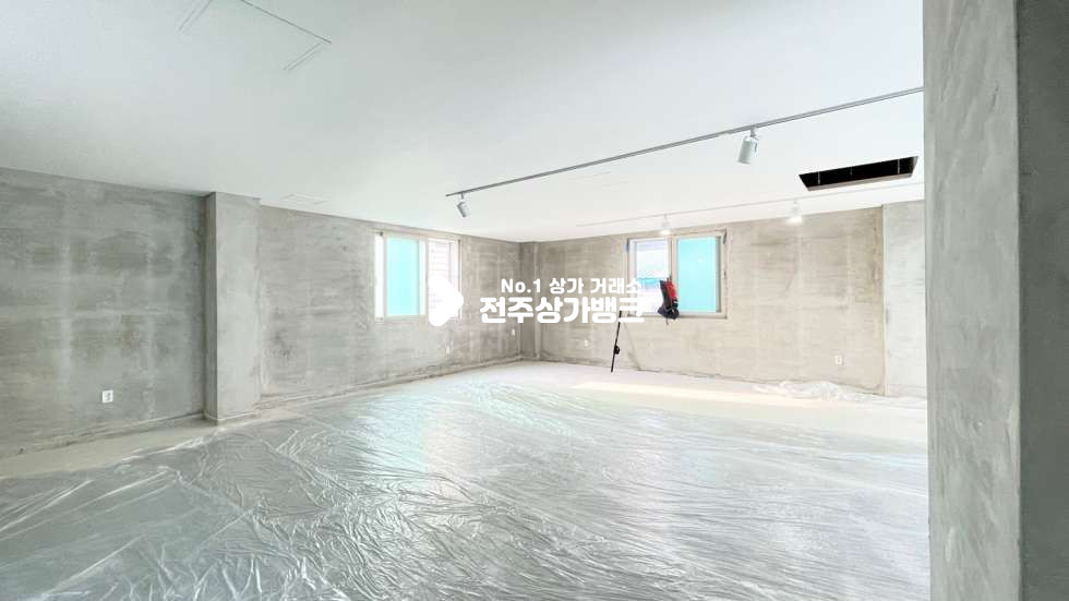 전북 전주완산구 평화동1가 JH★★평화동★★레일조명설치된★★깔끔한상가★★미용,브런치카페★★적극 추천드립니다^^ 월세 매물번호 13160 사진 6