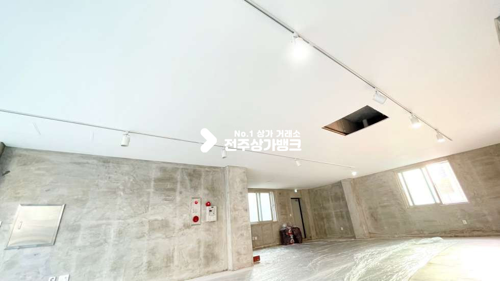 전북 전주완산구 평화동1가 JH★★평화동★★레일조명설치된★★깔끔한상가★★미용,브런치카페★★적극 추천드립니다^^ 월세 매물번호 13160 사진 10