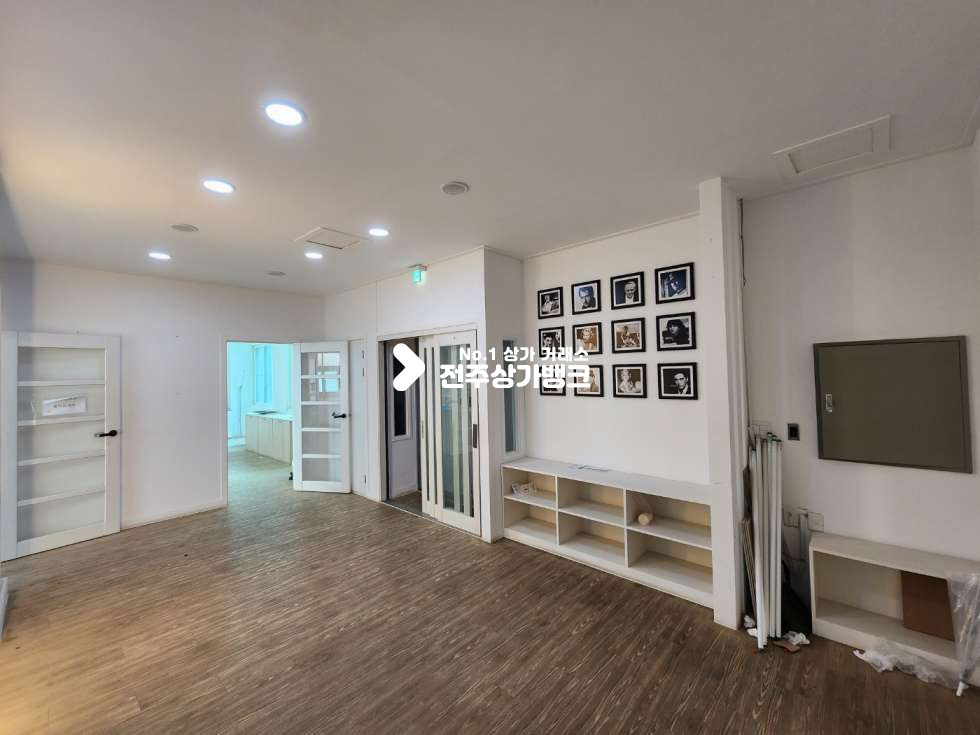 전북 전주완산구 효자동2가 JY 효자동2가 대로변 3층 상가 임대 칸막이 시설 ,주방시설 완비 즉시입주 가능 월세 매물번호 13161 사진 3