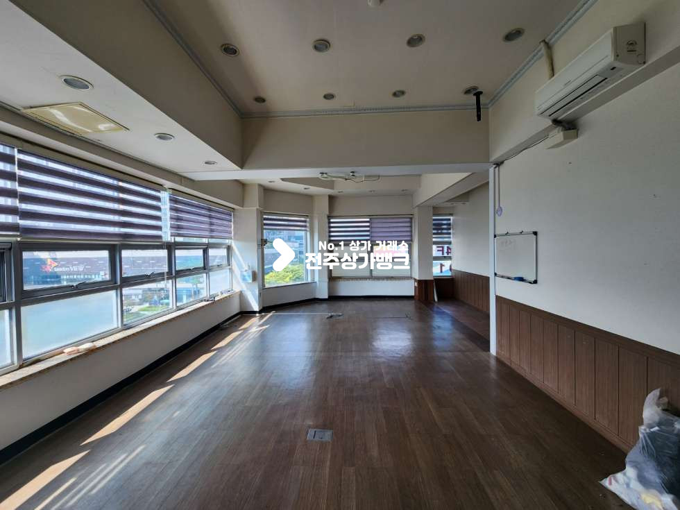 전북 전주완산구 효자동2가 JY 효자동2가 이동교 부근 대로변 저렴한 상가 즉시 입주 가능합니다. 월세 매물번호 13162 사진 2
